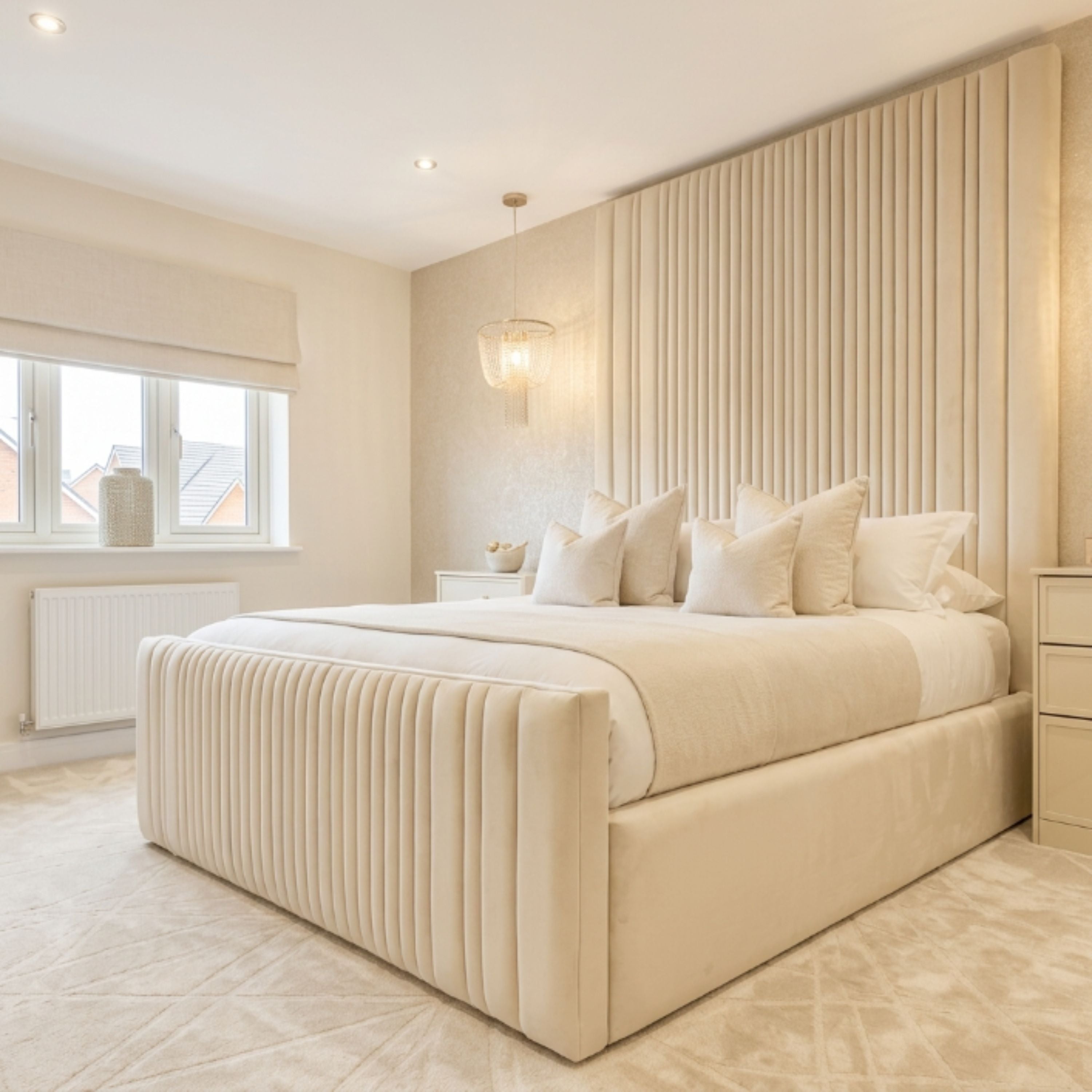 AURELIA Panel Bed
